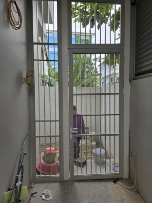 ประตูลูกกรงเหล็กในบ้าน - ช่างติดตั้งกระจกอลูมิเนียมบางแค - ช่างหมีกระจกอลูมิเนียม